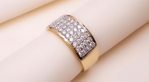 Why a Pavé Wedding Band Is the Ultimate Symbol of Elegance